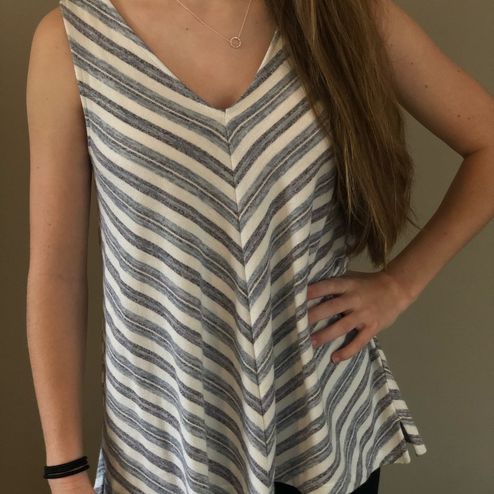 GAP Striped V-Neck Sleeveless Shirt XS